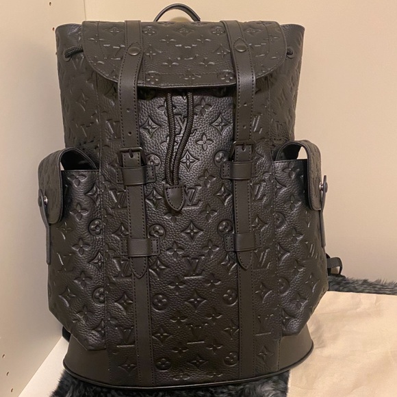 Louis Vuitton CHRISTOPHER MM - Picture 7 of 17